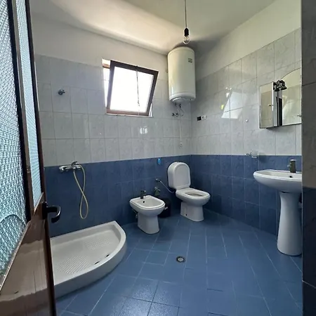 Casa In Albania A Vicino Il Centro Τίρανα